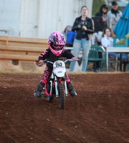 dirt-bike-2555925_1920 dirt-bike-2555925_1920